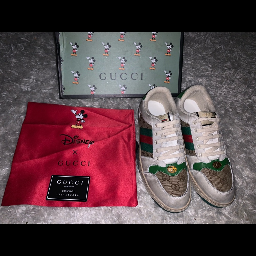 Sneakers
